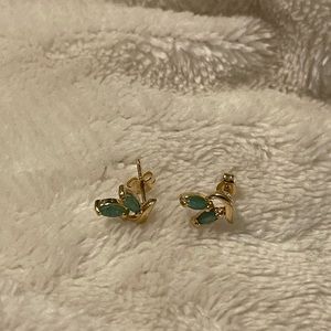 14k yellow gold emerald earrings